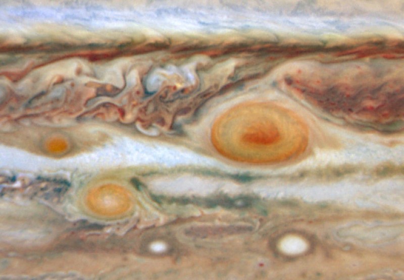 Jupiter'sThreeRedSpots